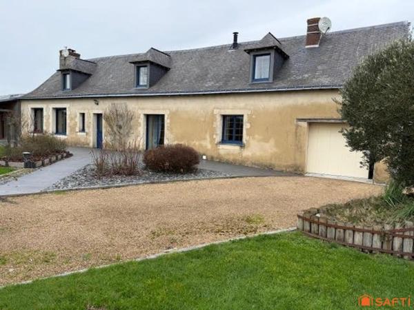 Très belle longère familiale sans voisins avec un terrain clos.