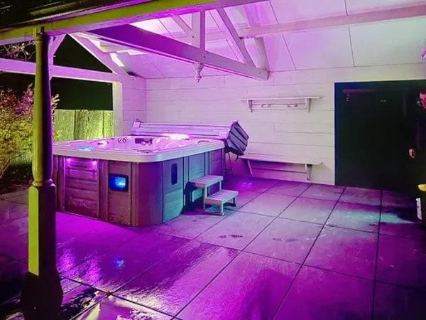 Très belle longère familiale sans voisins avec un terrain clos.