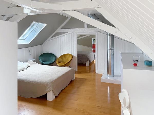 Très belle longère familiale sans voisins avec un terrain clos.