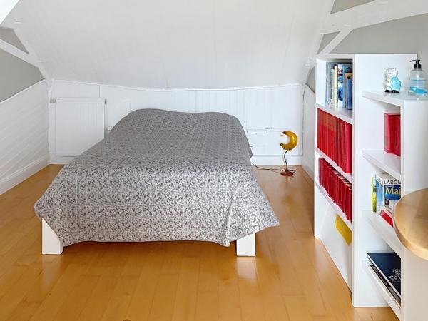 Très belle longère familiale sans voisins avec un terrain clos.