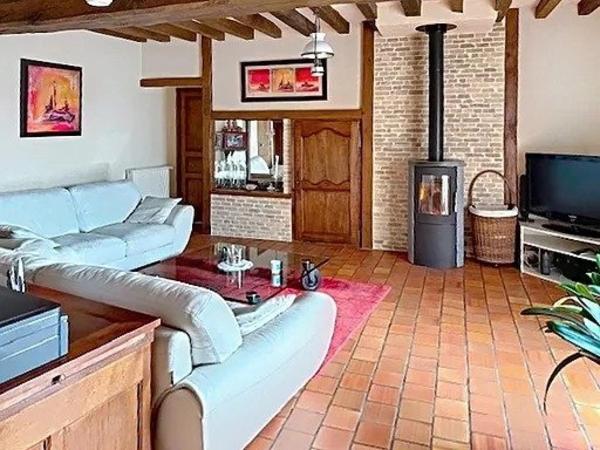 Très belle longère familiale sans voisins avec un terrain clos.