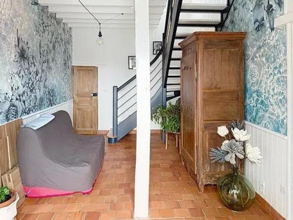 Très belle longère familiale sans voisins avec un terrain clos.