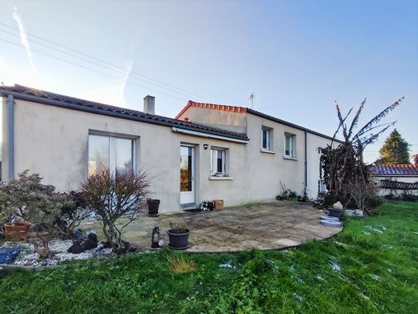 Maison sur demi sous-sol