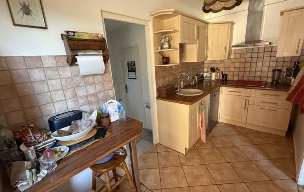 Vente Maison de village Avec garage et cour Escales