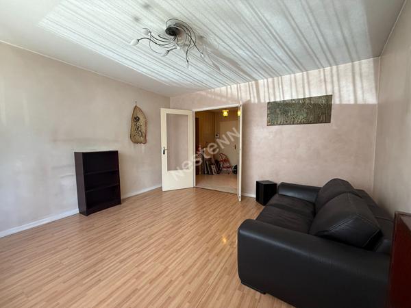 Appartement T2 Villeurbanne Gratte Ciel 69100, cuisine équipée, loggia, balcon, cave, cuisine US