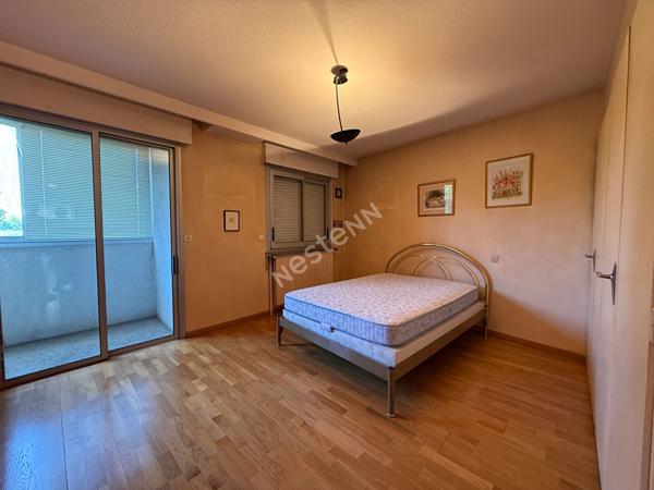 Appartement T2 Villeurbanne Gratte Ciel 69100, cuisine équipée, loggia, balcon, cave, cuisine US