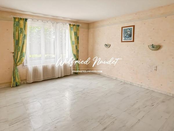 Parigné-l'Évêque ? Maison au calme, proche du bourg