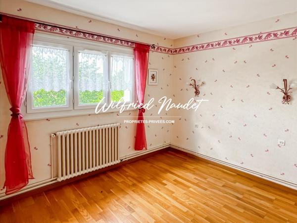 Parigné-l'Évêque ? Maison au calme, proche du bourg