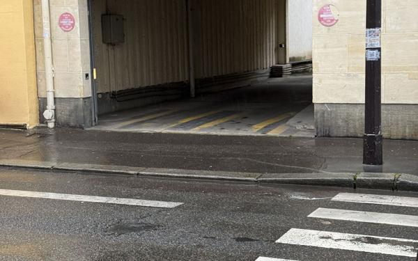 Stationnement à louer    Paris 11