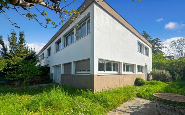 Maison à vendre    7 pièces • 185,13 m2 Périgueux