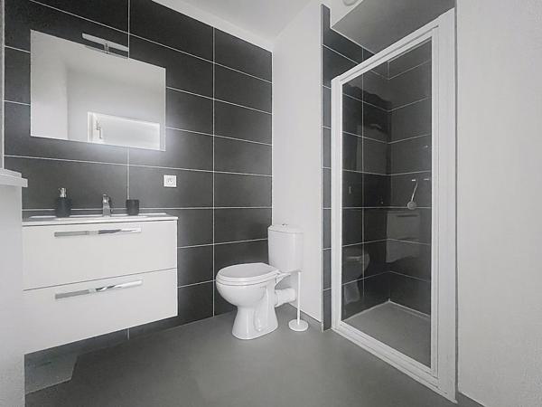 Studio meublé 30 m² - Terrasse et place de stationnement- Résidence sécurisée