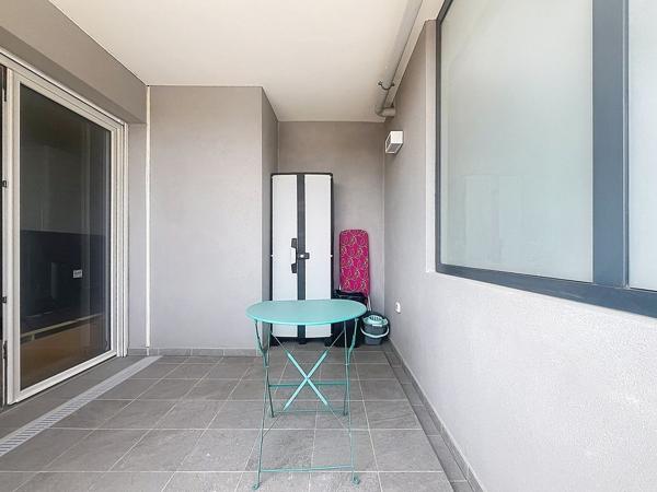 Studio meublé 30 m² - Terrasse et place de stationnement- Résidence sécurisée