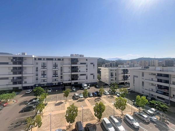 Studio meublé 30 m² - Terrasse et place de stationnement- Résidence sécurisée