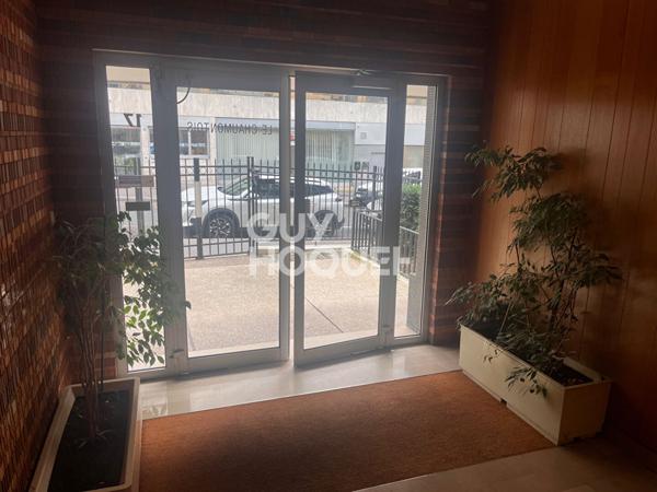 Studio 31,21 m2 -avec balcon - Paris 19ème.