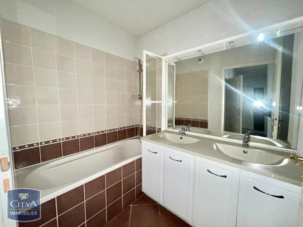 Appartement à louer 4 pièces 88.27m² Sain-Bel (69210)