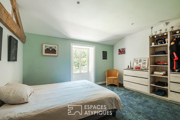 Élégante charentaise et ses dépendances