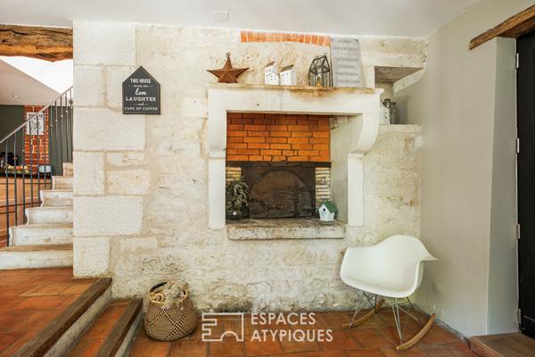 Élégante charentaise et ses dépendances