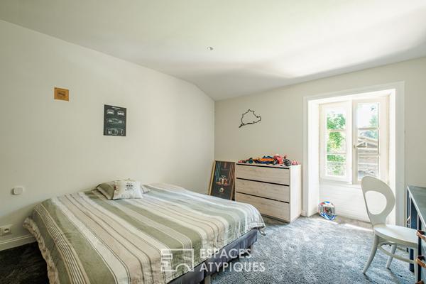 Élégante charentaise et ses dépendances