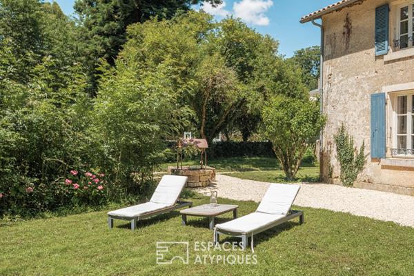 Élégante charentaise et ses dépendances