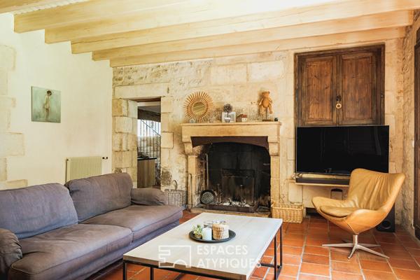 Élégante charentaise et ses dépendances