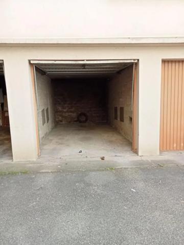Parking / Box à louer à Mâcon (71000)