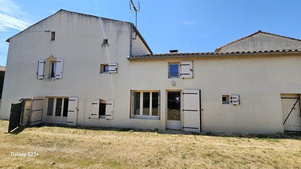 BELLE MAISON ANCIENNE ENTIEREMENT RENOVEE