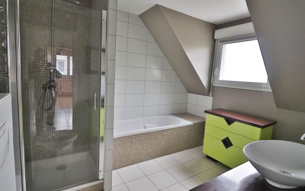 Maison à vendre    5 pièces •  Houssen