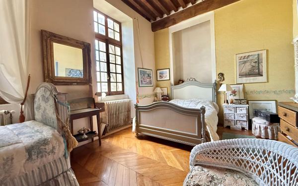 Maison à vendre    7 pièces •  Chenôve