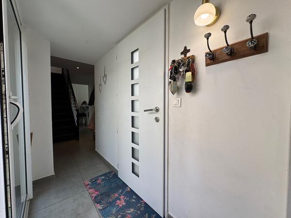 MARSEILLE 13012. SAINT-JULIEN. MAISON RECENTE 112 M²  AU CALME ABSOLU.