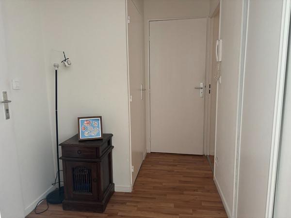 A VENDRE NANTES/CENTRE VILLE APPARTEMENT TYPE 2 AVEC PARKING