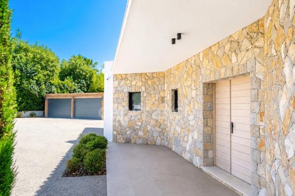Maison à vendre 6 pièces MOUGINS (06)