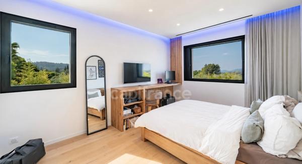 Maison à vendre 6 pièces MOUGINS (06)