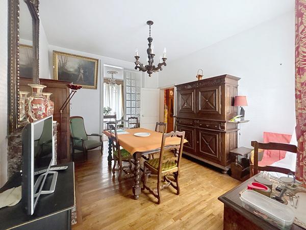 Maison Angevine 6 pièces secteur Madeleine / Place du Lycée