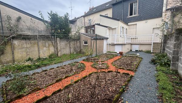 Maison Angevine 6 pièces secteur Madeleine / Place du Lycée
