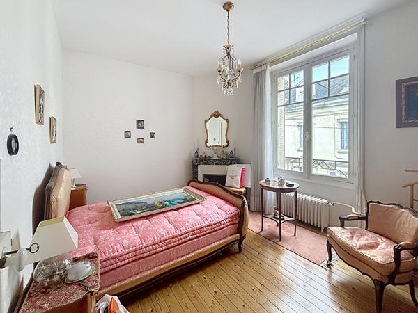 Maison Angevine 6 pièces secteur Madeleine / Place du Lycée