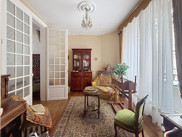 Maison Angevine 6 pièces secteur Madeleine / Place du Lycée