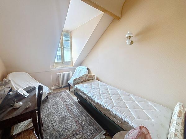 Maison Angevine 6 pièces secteur Madeleine / Place du Lycée