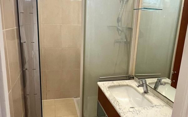 Appartement à vendre    3 pièces • 55,43 m2 Saint-Mandé