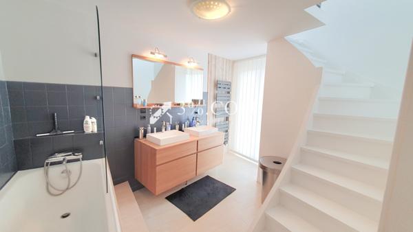 Maison 7 pièce(s) 3 chambre(s) 197 m²