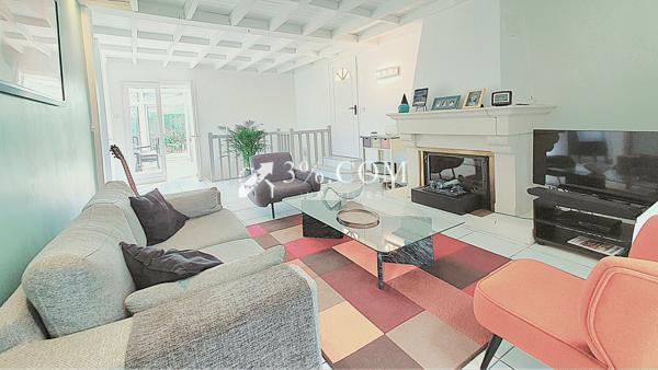 Maison 7 pièce(s) 3 chambre(s) 197 m²