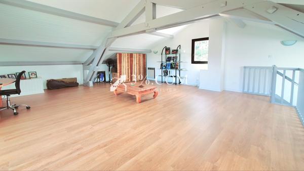 Maison 7 pièce(s) 3 chambre(s) 197 m²