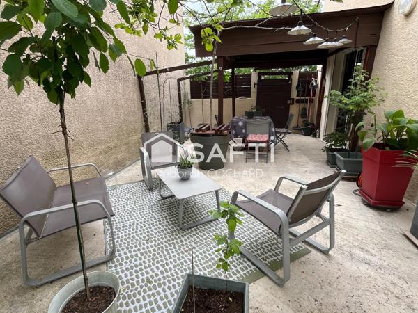 Petite maison au pied des commerces sans copropriété