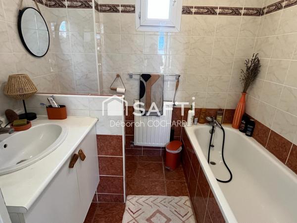 Petite maison au pied des commerces sans copropriété