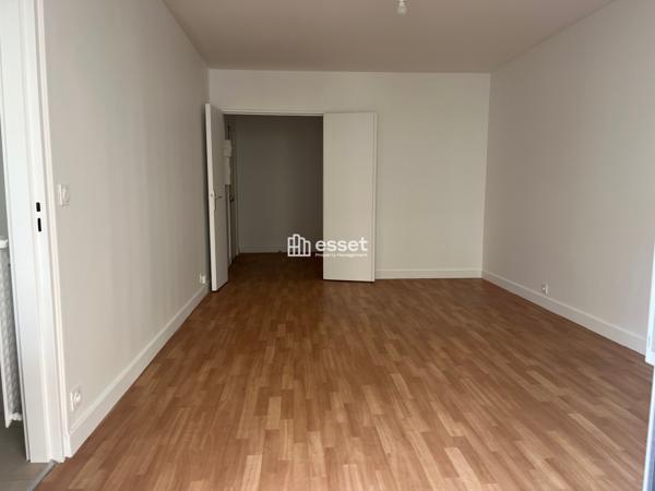 Location Appartement 2 pièces 51 m² - Paris 75007