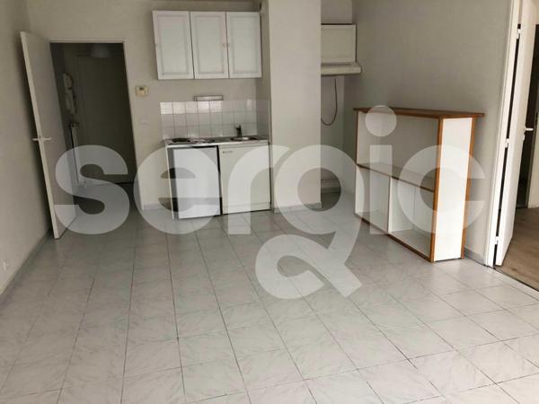 Location 2 Pieces 44 80000 Amiens 25 0326 01 0037