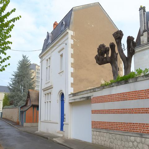 CHATELLERAULT CENTRE - BELLE MAISON DE VILLE