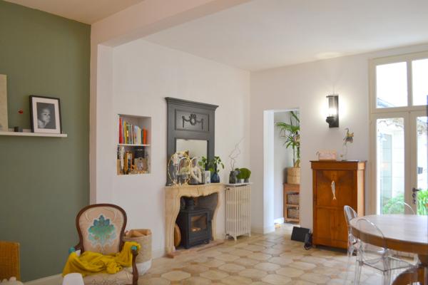 CHATELLERAULT CENTRE - BELLE MAISON DE VILLE