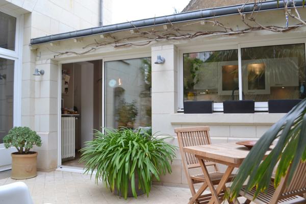 CHATELLERAULT CENTRE - BELLE MAISON DE VILLE