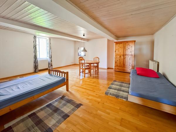 Maison à vendre 9 pièces proche de MARCIGNY (71) 234m² - dependances - terrain 16290 m²