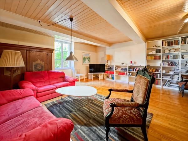 Maison à vendre 9 pièces proche de MARCIGNY (71) 234m² - dependances - terrain 16290 m²